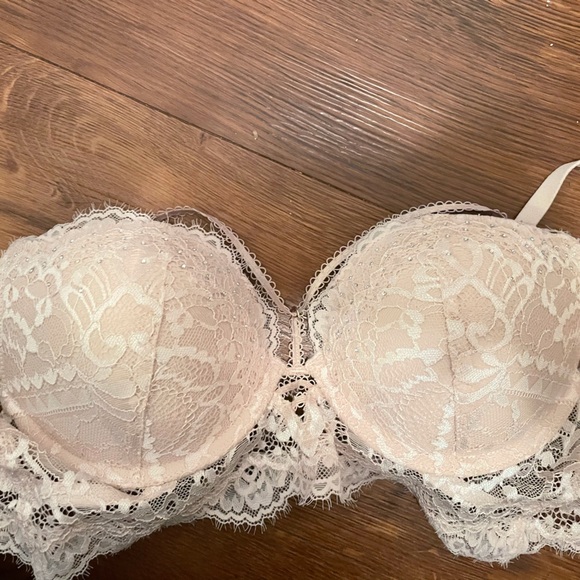 La SENZA 32 C beyond sexy push up bra. - Picture 2 of 2